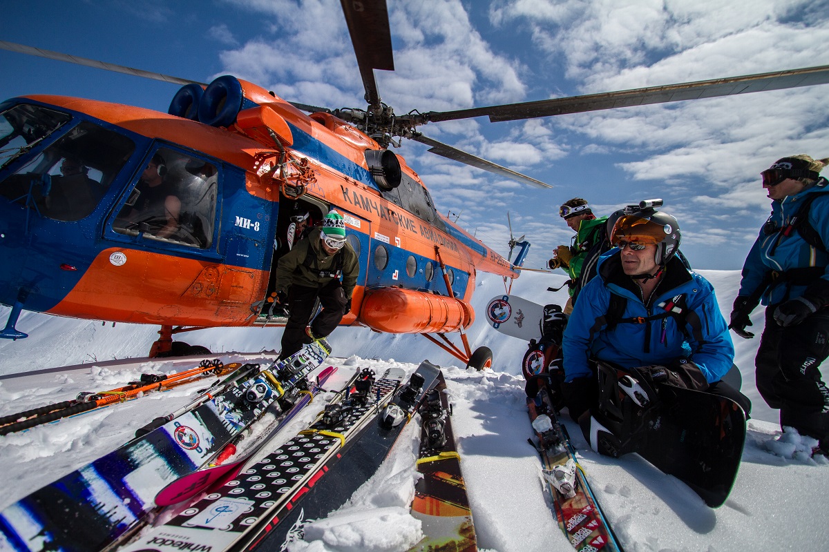 Offering a bold new dimension to heliskiing in remote destinations, expedition yacht La Datcha is set to launch its exciting 2021 season. 