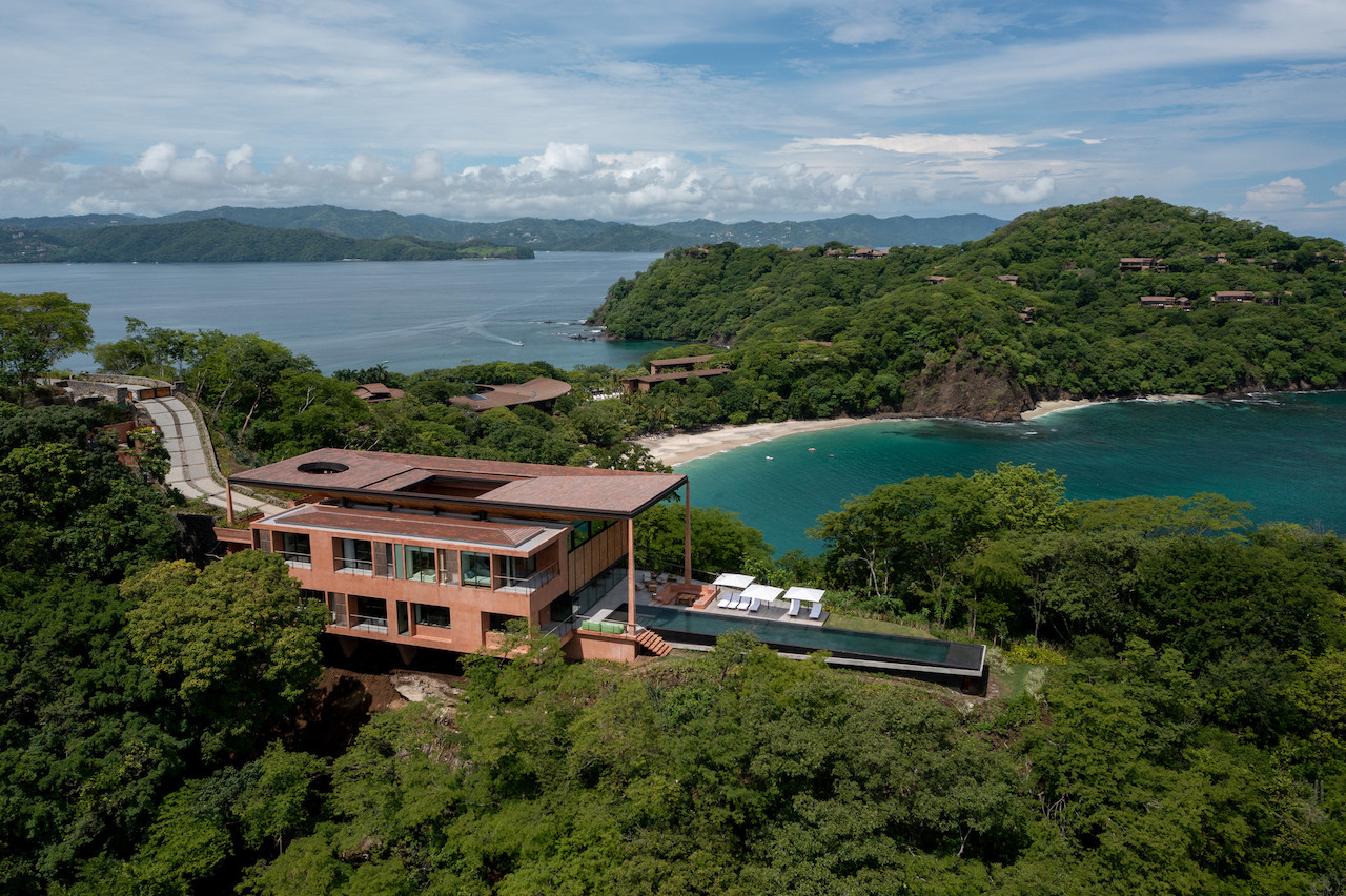 Four Seasons Resort Costa Rica at Peninsula Papagayo has created Casa Las Olas, a one-of-a-kind Costa Rican residence. 