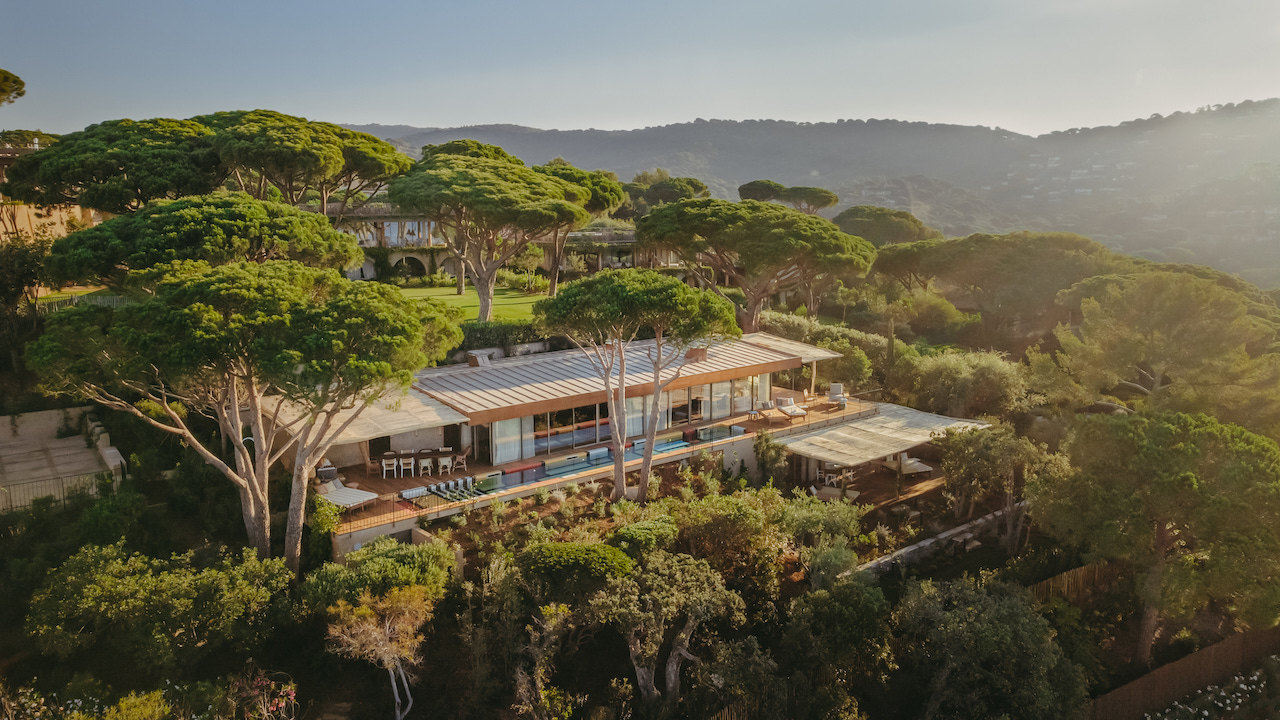 Designed and completed by renowned French architect Philippe Starck, five-star Lily of the Valley becomes one of the most sought-after spots in the French Riviera with the unveiling of its new exclusive-use villa, Villa W.