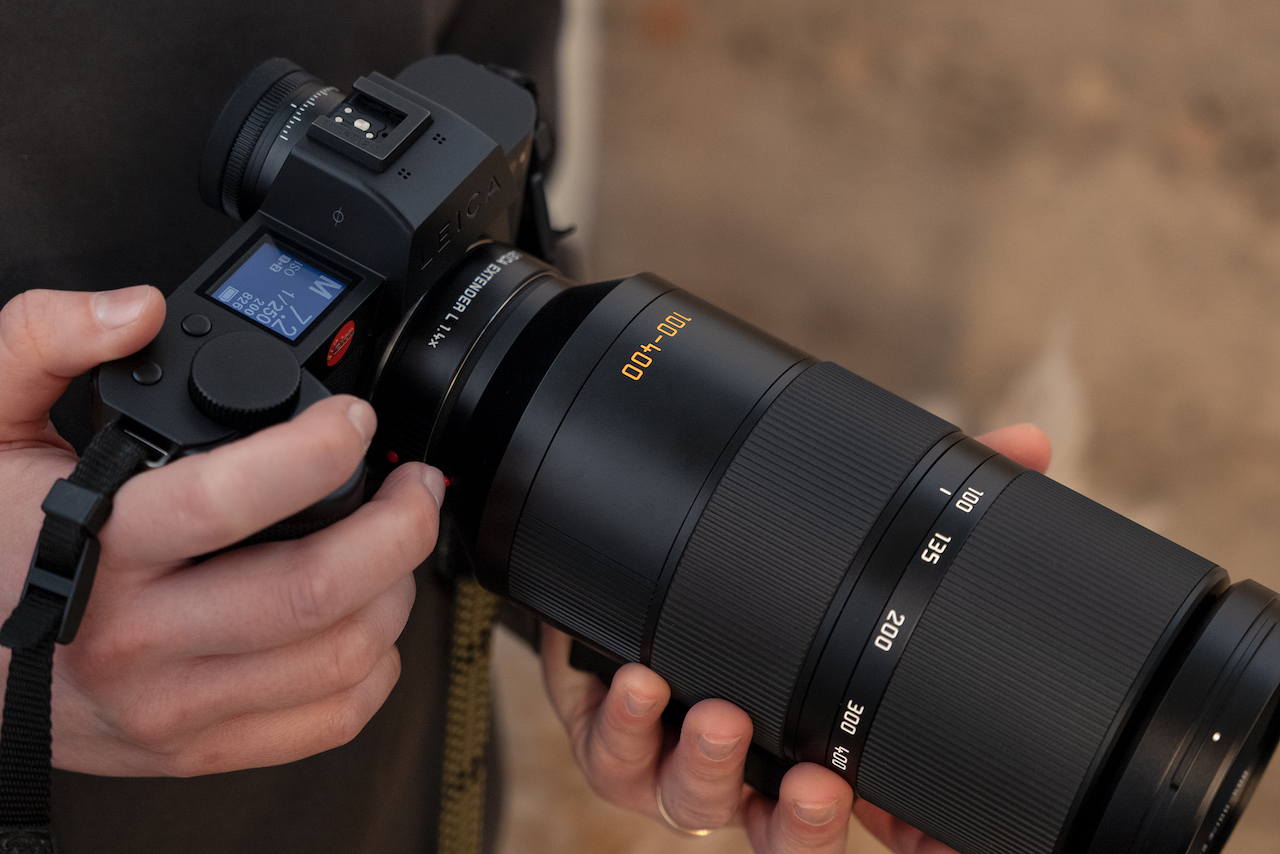 The new Leica Vario-Elmar-SL 100-400 f/5-6.3 telephoto zoom lens and the new Leica Extender L 1.4x once again expand the freedom and flexibility of photography and videography with the SL-System.