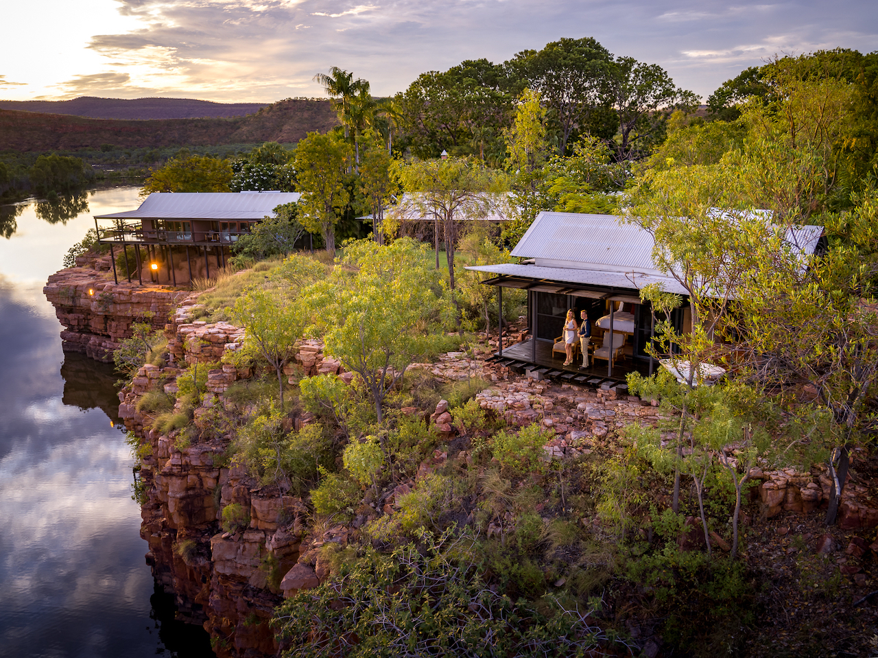 From historic homesteads and beachfront glamping to indulgent private islands, these are our favourite luxury hideaways across Australia. 