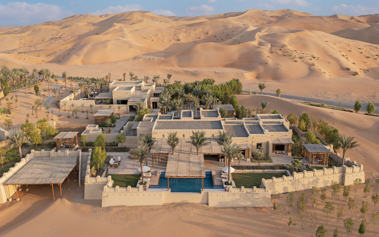The desert oasis of Qasr Al Sarab Desert Resort by Anantara in the United Arab Emirates has unveiled the all-new four-bedroom Sahra Villa and two-bedroom Al Sarab Villa complete with its own private majlis.
